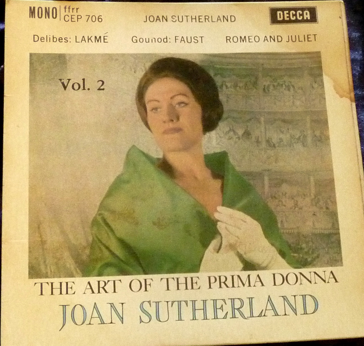 The Art of the Prima Donna No.2 - Joan Sutherland1428 x 1355